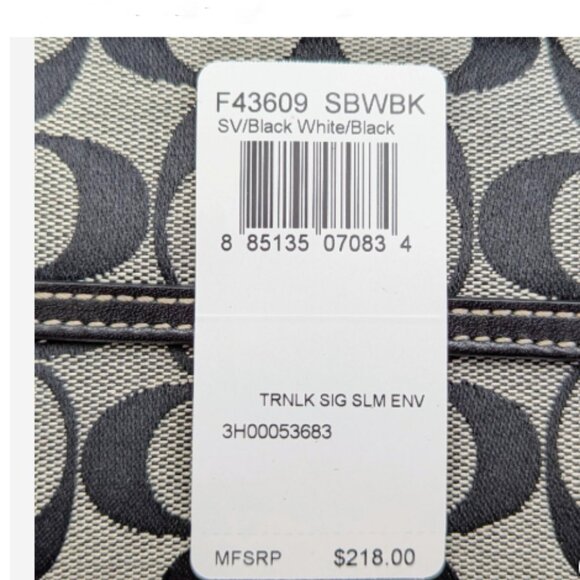 Coach Signature Canvas Turnlock Wallet - Picture 4 of 6